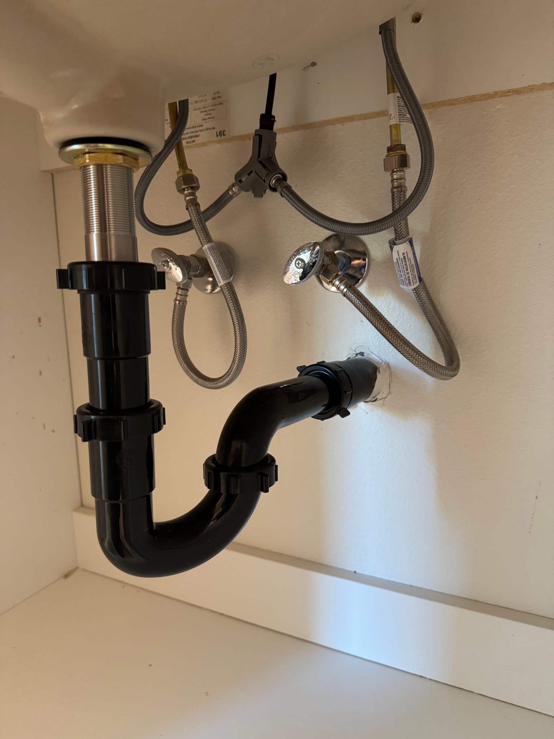 Gallery photos for Stunning Bathroom Remodel - Featuring Sleek Fixtures and Innovative Design: Image #6